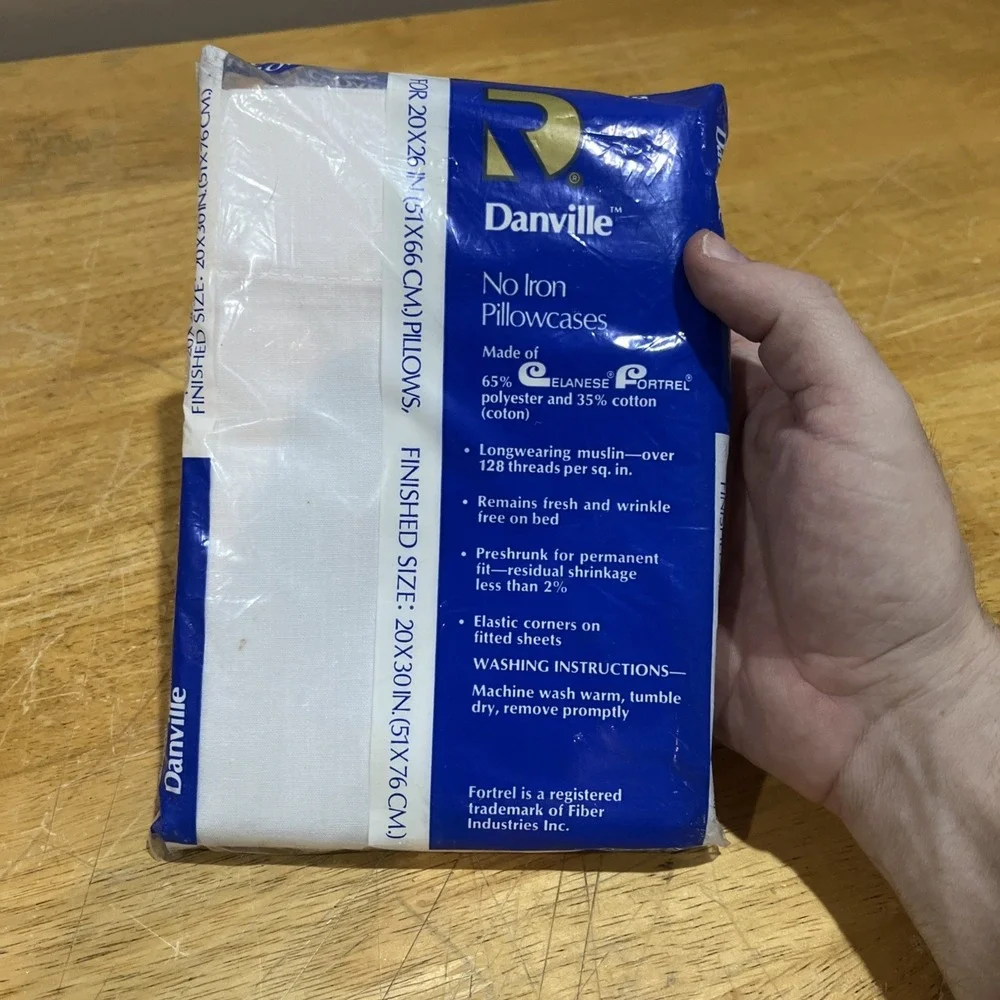 VTG‎ Danville No Iron White 2 Pillowcases 20x30in Cotton/Poly NOS